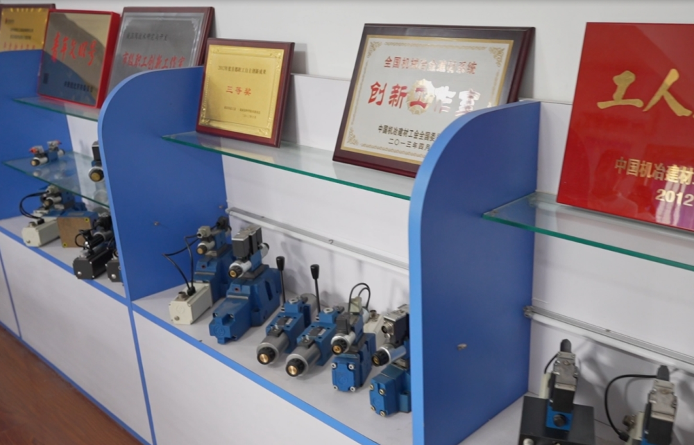 Huade -hydraulinen hydraulisen venttiilin innovaatiostudio